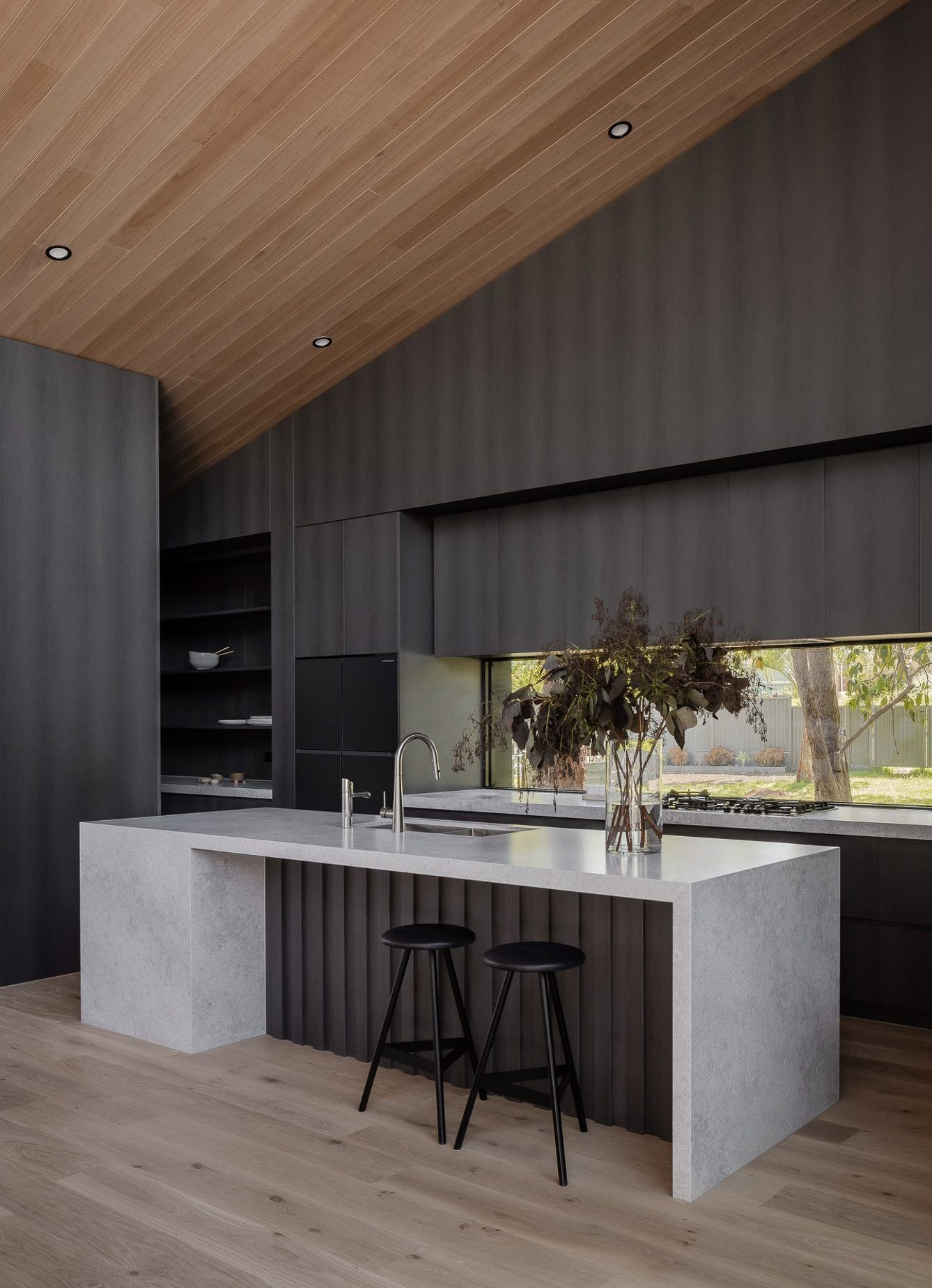 LS562 Pure Concrete Lavistone x Sky Architect Studio P20