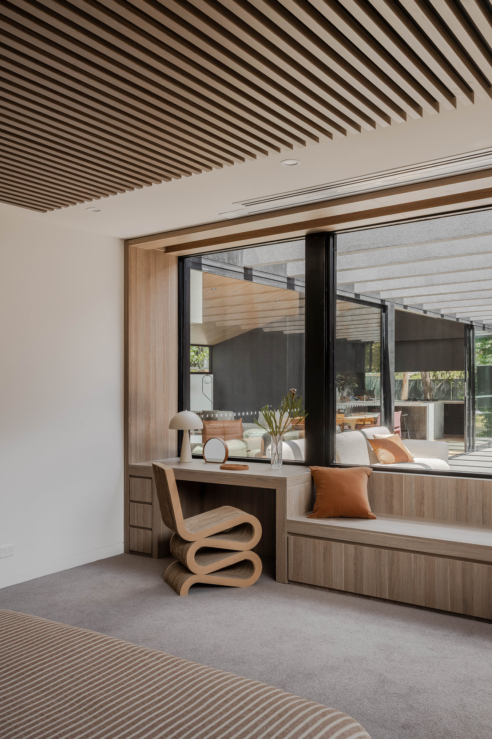 LS562 Pure Concrete Lavistone x Sky Architect Studio P30