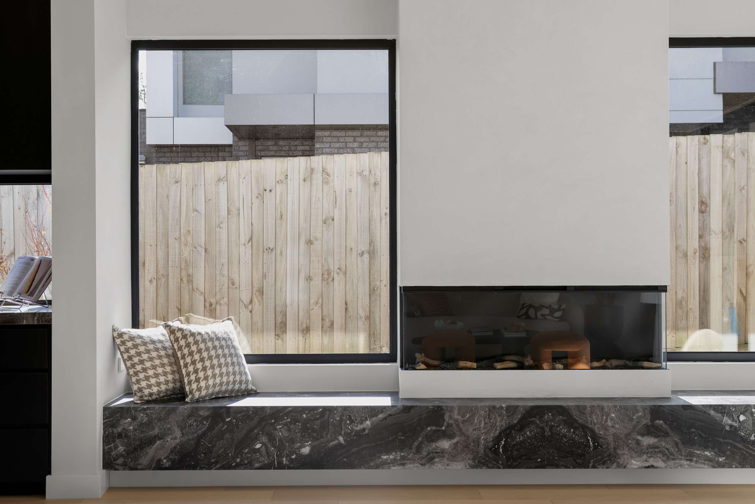 LVNS1007 Arabescato Grigio Lavistone Natural Koala Court, Doncaster L4