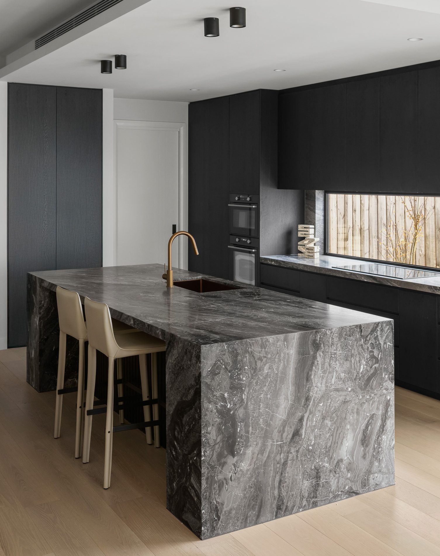 LVNS1007 Arabescato Grigio Lavistone Natural Koala Court, Doncaster P22