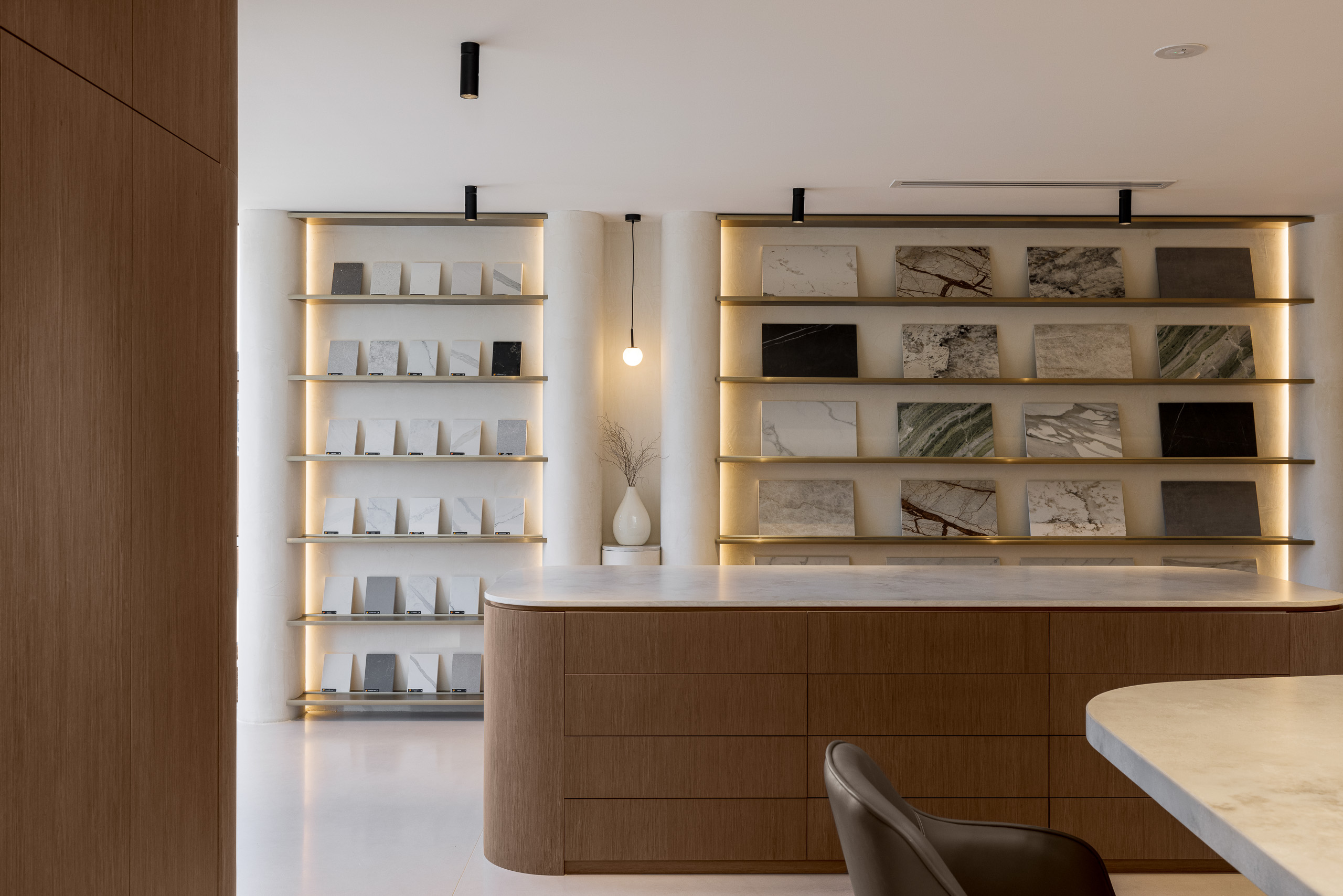 Lavistone Sunshine West Showroom L11
